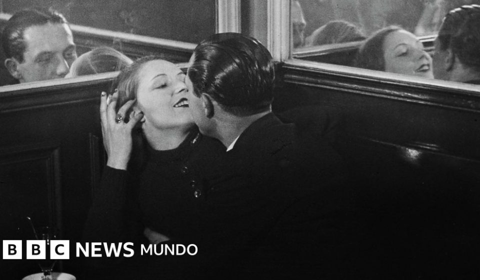 "Cuando nada era tabú": 10 imágenes íntimas de una París perdida y decadente de la década de 1930