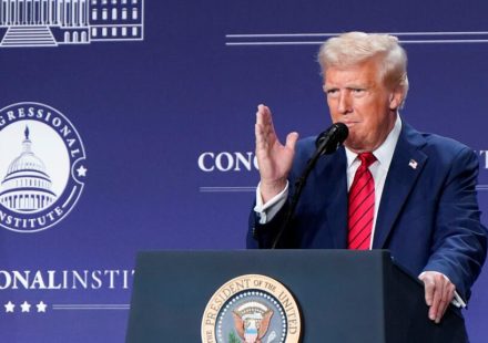 Trump dice que el crudo venezolano comenazará a reponer las reservas de EEUU «muy pronto»