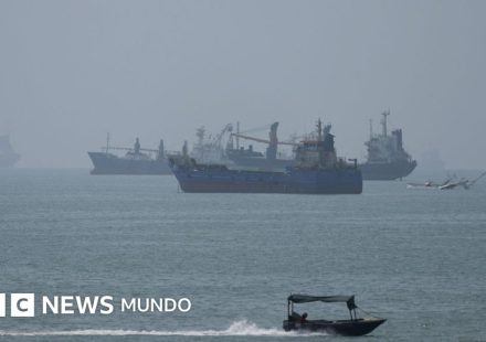 EE.UU. bombardea lanzadores iraníes en la isla de Larek en el primer ataque en semanas