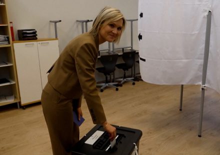 Iceland votes in a tight race on whether to resume talks to join the EU