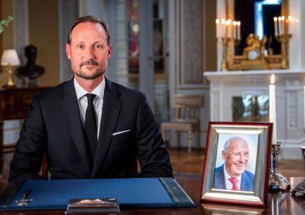 Norway’s new king pays tribute to his late father as the country mourns