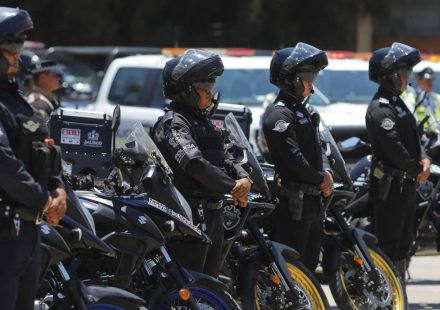 Ataque con explosivos a estación de Policía en centro de México deja diez heridos