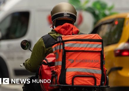 La gran empresa de envío de comida que admitió haber pagado menos de lo debido a sus repartidores