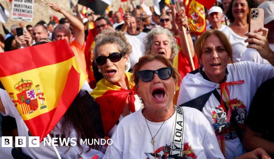 Protestas en España por la respuesta del gobierno de Pedro Sánchez a la crisis migratoria en Ceuta