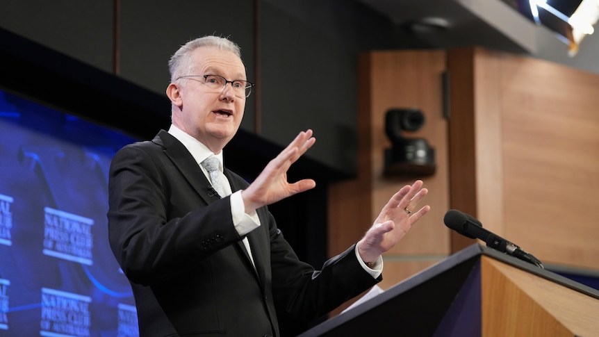 Australia anuncia reducción migratoria para resolver crisis de vivienda
