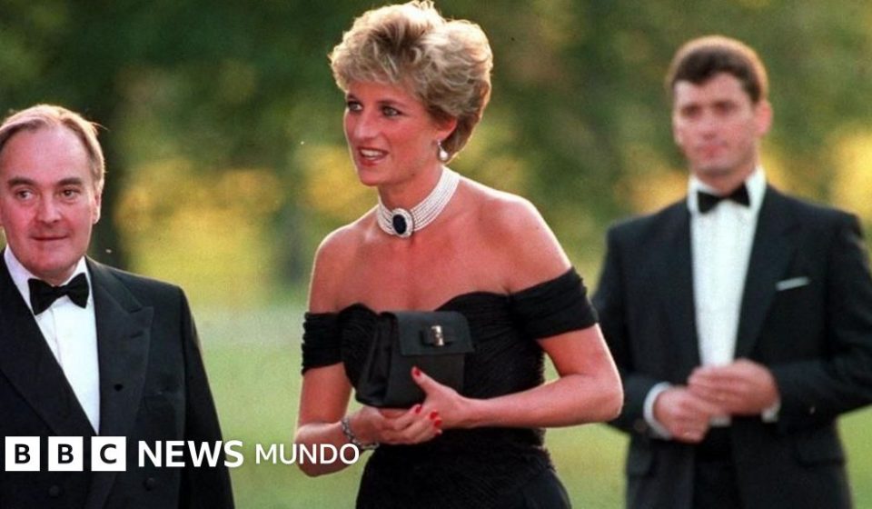 La historia del vestido de la "venganza" que usó Diana de Gales tras la confesión de adulterio de Carlos III y que ahora sale a subasta