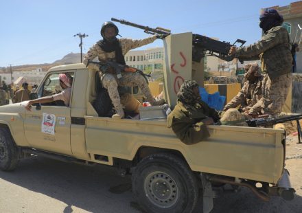 Houthi fighters clash with Yemeni government forces in country’s southwest