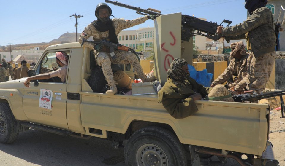 Houthi fighters clash with Yemeni government forces in country’s southwest