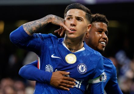 Fernandez transfers to Man City from Chelsea in joint British record fee