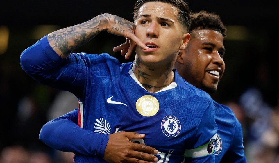 Fernandez transfers to Man City from Chelsea in joint British record fee