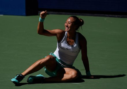 US Open: Zheng in 5-0 comeback; Gauff, Rybakina, Zverev also in quarters