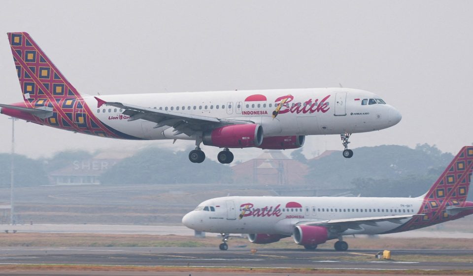 Indonesia airports reopen after volcanic ash disrupts thousands of flights