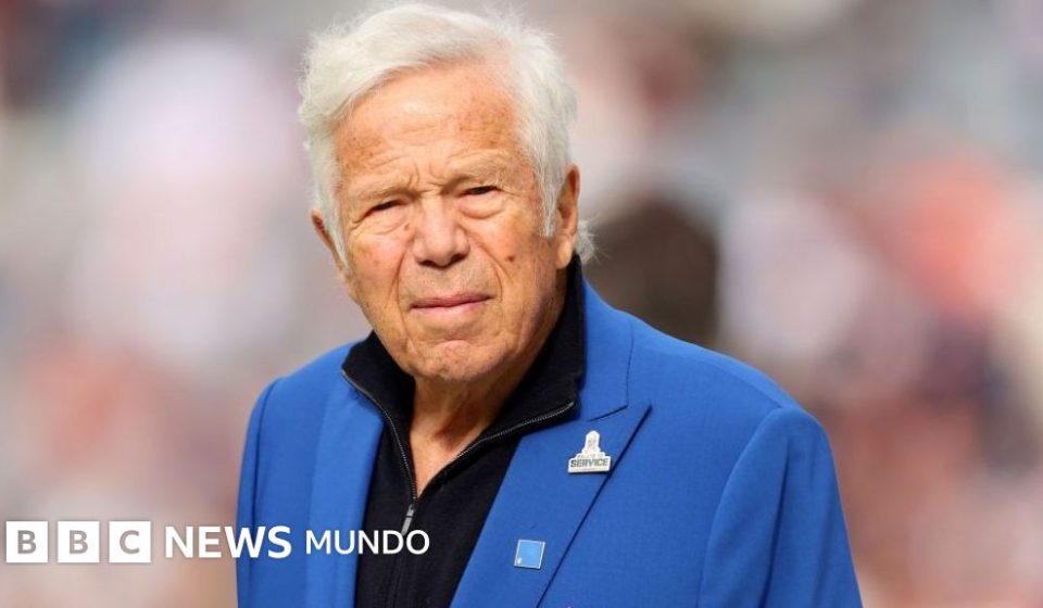 Quién es Robert Kraft, el multimillonario en el centro de la polémica por la gira de Ed Sheeran
