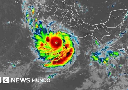 El huracán Polo alcanza la categoría 5 en tiempo récord y amenaza la costa del Pacífico de México