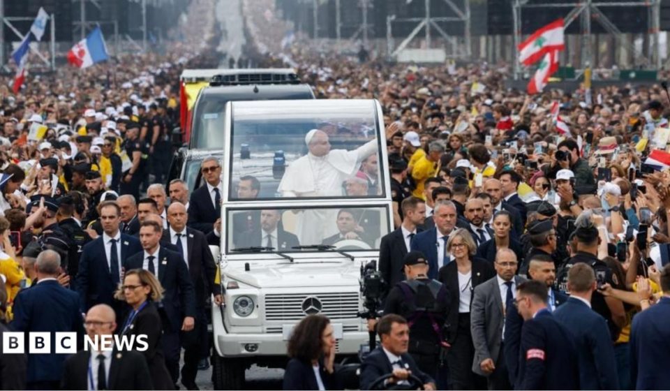 Pope praises young people's 'energy and commitment' at huge open-air Mass in Paris