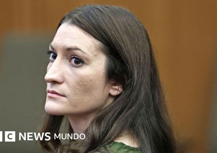 Los posibles veredictos que debate el jurado en el proceso contra Lindsay Clancy, la madre acusada de matar a sus tres hijos en EE.UU.