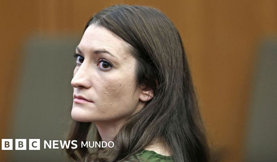 Los posibles veredictos que debate el jurado en el proceso contra Lindsay Clancy, la madre acusada de matar a sus tres hijos en EE.UU.