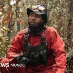 Los voluntarios que arriesgan sus vidas para desactivar las "bombas de carbono" de los catastróficos incendios forestales que azotan Indonesia