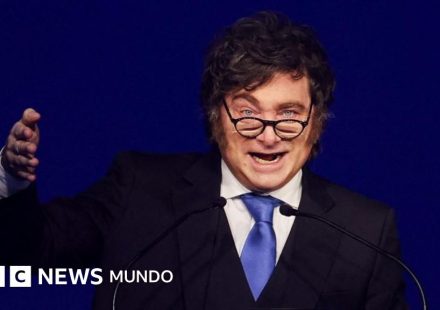 Milei anuncia sanciones a petroleras en las Malvinas/Falklands y la construcción de una base naval en Tierra del Fuego