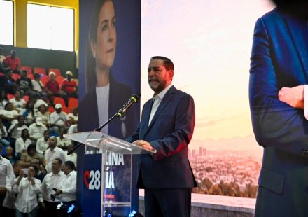 Eligio Jáquez destaca trayectoria de Carolina Mejía y el avance del liderazgo femenino en la política