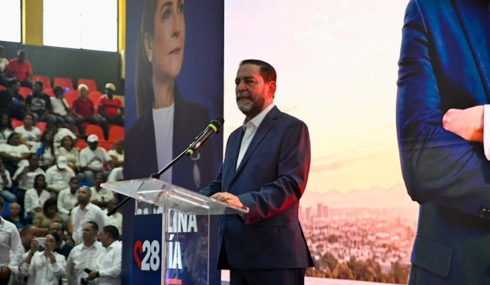 Eligio Jáquez destaca trayectoria de Carolina Mejía y el avance del liderazgo femenino en la política