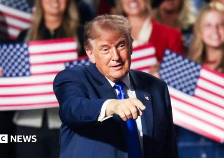 Trump says every adult American will get $5,000 if Republicans win midterms
