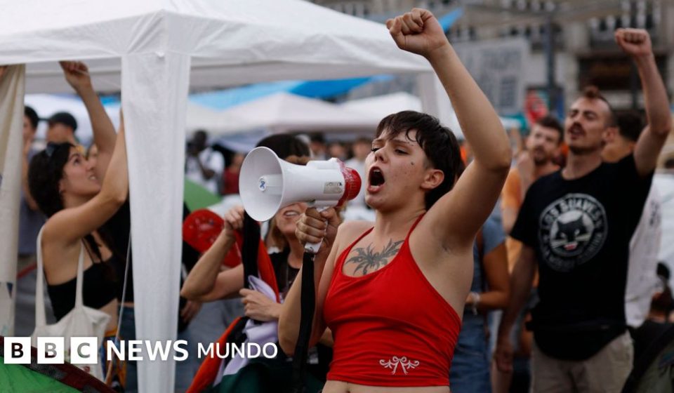 Las imágenes de la acampada en la Puerta del Sol de Madrid para protestar por la crisis de vivienda