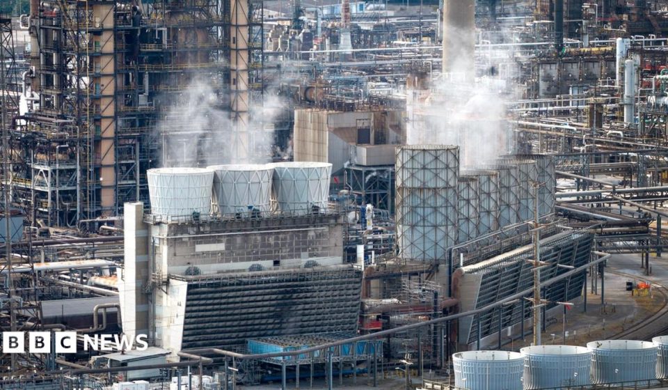Oil hits $100 a barrel for first time since July after US and Houthi strikes