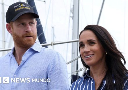 El rey Carlos III deja claro que Harry y Meghan siguen sin ejercer funciones para la monarquía británica pese a su regreso a Reino Unido