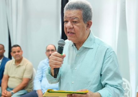 Leonel emplaza a funcionarios por crisis eléctrica: “Ustedes no están para quejarse, están para resolver”