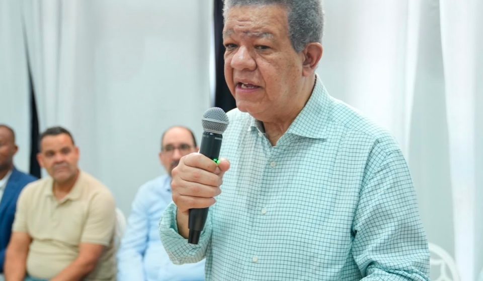 Leonel emplaza a funcionarios por crisis eléctrica: “Ustedes no están para quejarse, están para resolver”