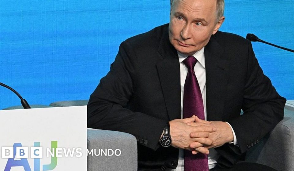 "Totalitarismo total": cómo la IA impulsa la mayor concentración de poder de la historia (y cuál fue la predicción de Putin que se está haciendo realidad)