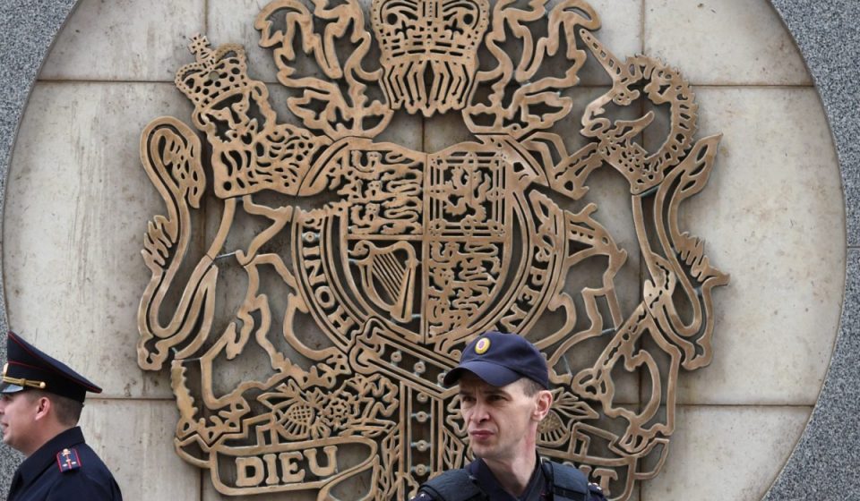 Moscú arresta a guardia de seguridad de la embajada británica por presunto complot ucraniano