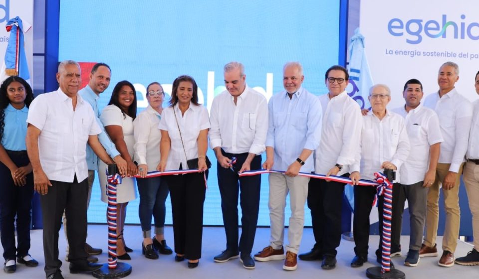 Presidente Luis Abinader inaugura carretera El Rubio-Los Corocitos, en Santiago