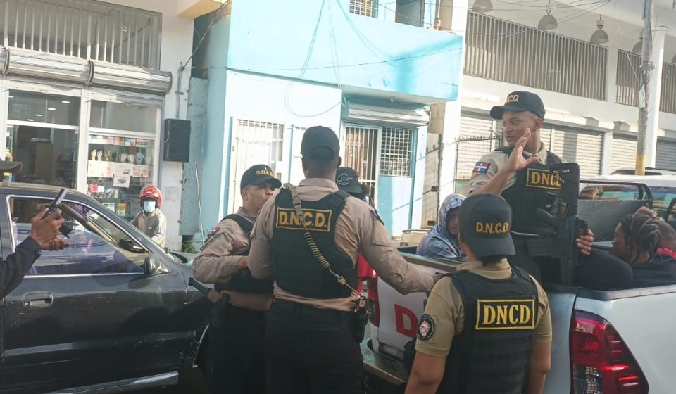 DNCD y MP arrestan 11 personas en operativos; ocupan más de 5,106 gramos de presuntas drogas en el DN