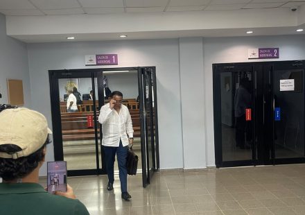 Tres imputados sin abogados impiden inicio de apelación contra Alexis Medina y otros acusados