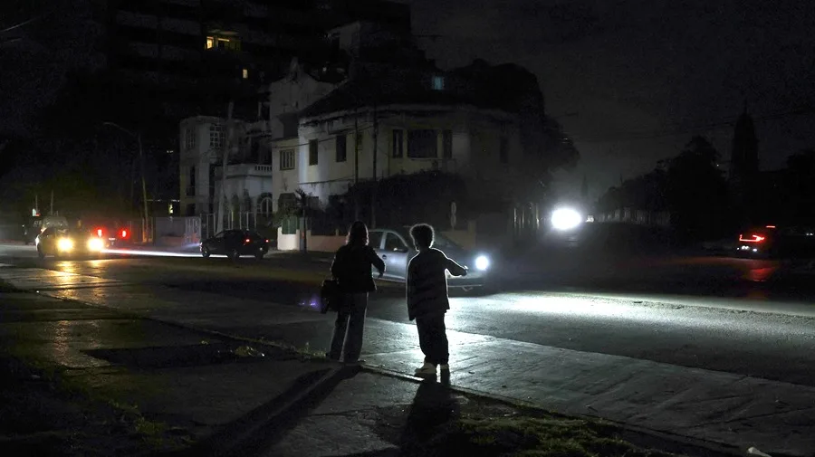 Cuba conecta todas las provincias a la red eléctrica tras el octavo apagón general del año