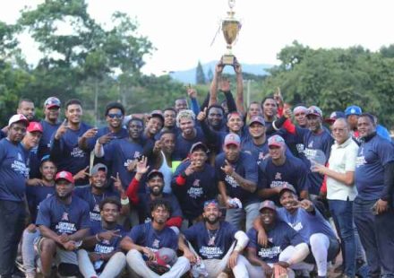 Atléticos de Puerto Plata eliminan a Reales de Santiago y enfrentarán a Mineros de Bonao por el título de la Libeve