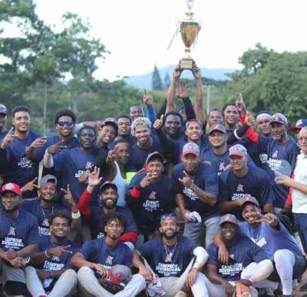 Atléticos de Puerto Plata eliminan a Reales de Santiago y enfrentarán a Mineros de Bonao por el título de la Libeve