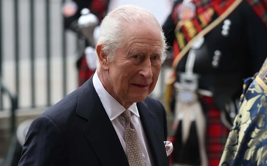 Palacio de Buckingham desmiente acusaciones del hermano de la princesa Diana contra Carlos III