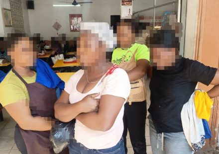 Migración interviene 12 «pica pollos» y detiene 38 haitianos en el Gran Santo Domingo