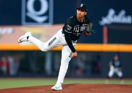 Daniel Martínez reforzará rotación de Tigres del Licey en Lidom