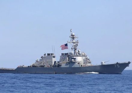 EEUU impide el paso de 100 barcos comerciales tras dos meses del nuevo bloqueo a Irán