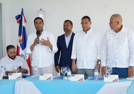 Eduardo Esteban es elegido presidente de Fedomu Región Cibao Nordeste para el período 2026-2028