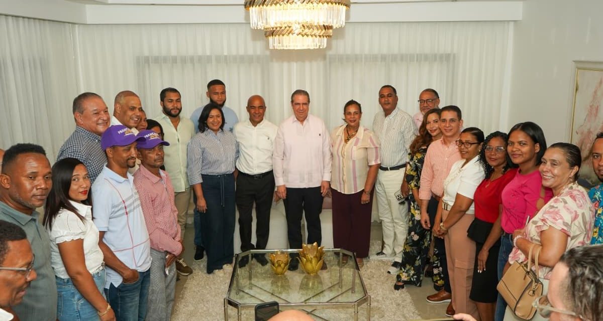Francisco Javier García incorpora a Plutarco Pérez y equipo a proyecto presidencial de 2028