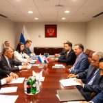 Canciller Bisonó fortalece diálogo de alto nivel con Rusia en encuentro con Serguéi Lavrov