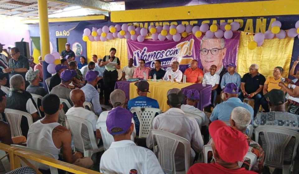 Proyecto presidencial de Gonzalo Castillo despliega estructuras en más de 40 territorios en el fin de semana