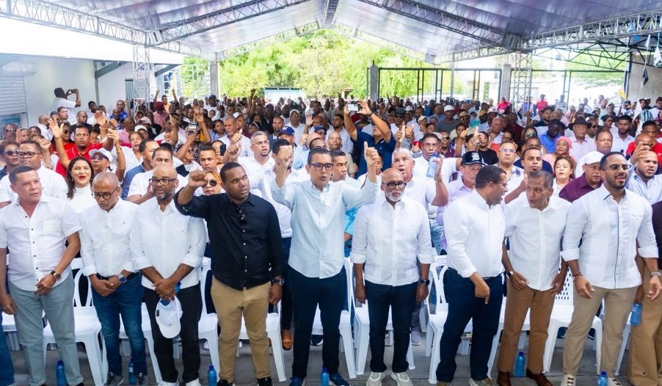 Senador por Bahoruco oficializa su integración al proyecto de David Collado