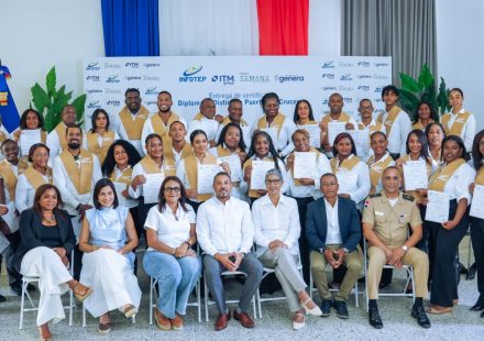 Gradúan a 47 participantes del «Diplomado Distintivo de Puertos de Cruceros en Arroyo Barril»