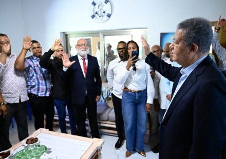 Leonel: “El PRM está viniendo a la Fuerza del Pueblo y eso está ocurriendo en todo el país”